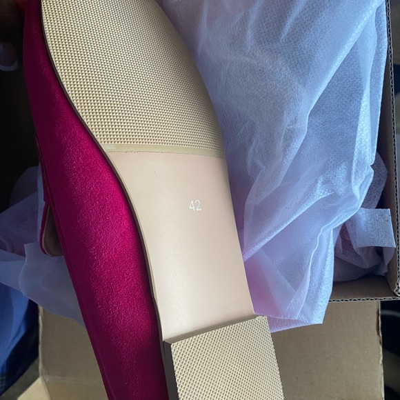 Pink Slip-On Flats with Soft Suede Material - Picture 2 of 5